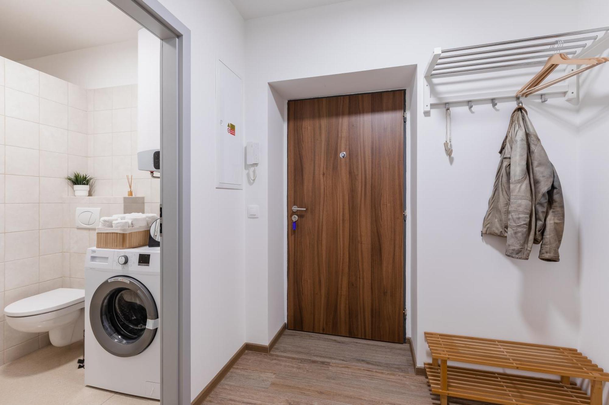 Romanticky Loft Parking U Hlavniho Nadrazi オロモウツ エクステリア 写真